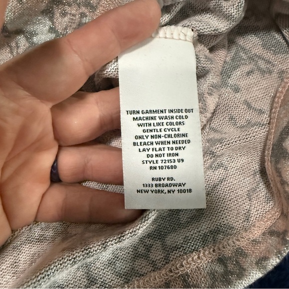 Ruby Rd women's tunic top in gray and pink. Size Medium - Picture 8 of 8